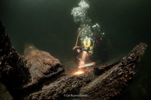 onderwaterarcheoloog in oostvoornse meer