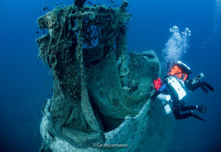 HMS Perseus-voor schoonmaak-duikers-Ghost diving-Griekenland