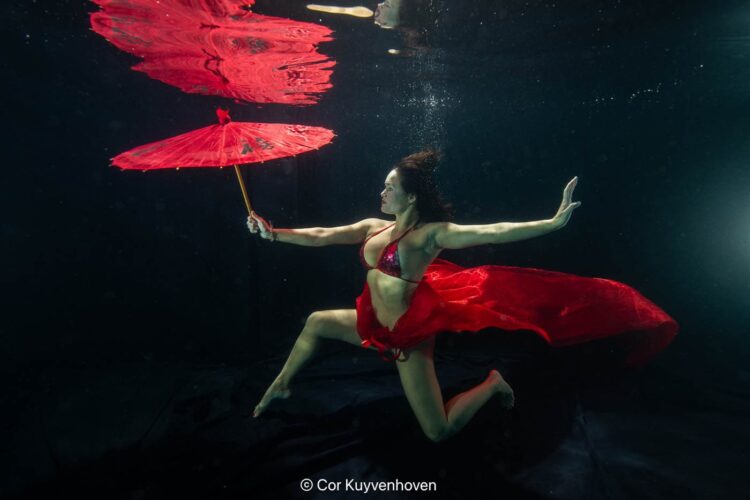 Noi Pakon onderwater